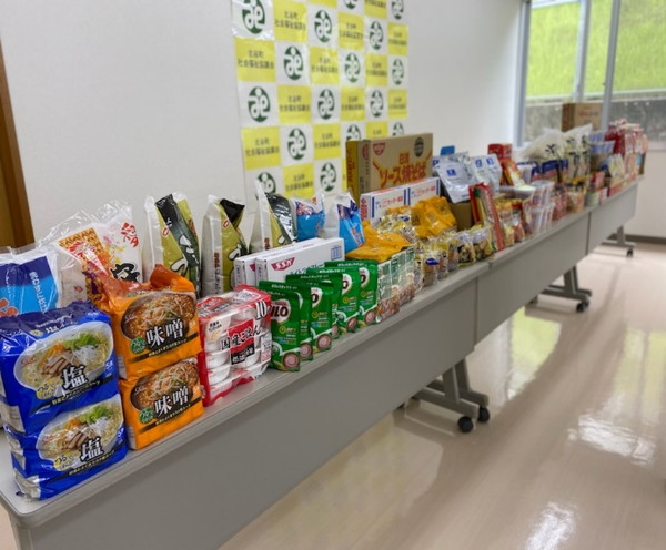 北谷ライオンズクラブ国際協力337-D地区沖縄RIZ様より、食料品の寄贈がありました。
